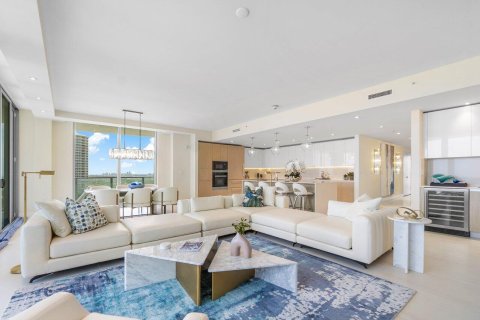 Condo in Riviera Beach, Florida, 2 bedrooms  № 2158345 - photo 2