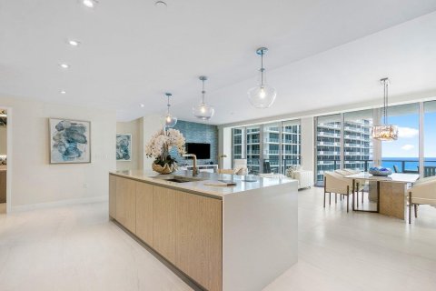 Condo in Riviera Beach, Florida, 2 bedrooms  № 2158345 - photo 4