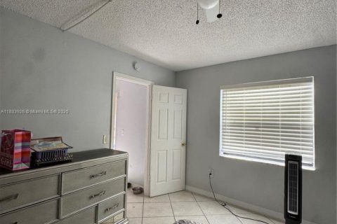 Condominio en venta en Pembroke Pines, Florida, 2 dormitorios, 73.11 m2 № 1933702 - foto 9