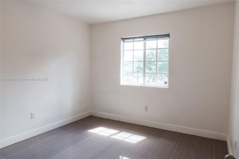 House in Miami Gardens, Florida 3 bedrooms, 147.62 sq.m. № 1839139 - photo 13