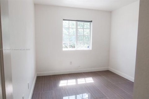 House in Miami Gardens, Florida 3 bedrooms, 147.62 sq.m. № 1839139 - photo 14