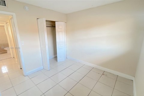 Copropriété à louer à Hialeah, Floride: 3 chambres, 83.61 m2 № 2079981 - photo 7
