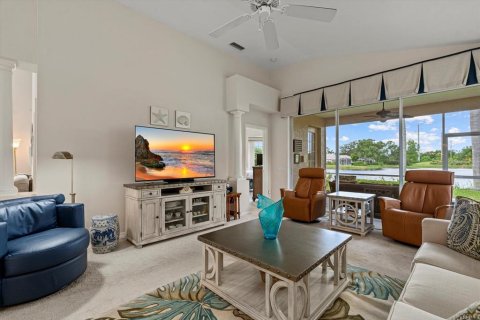 House in University Park, Florida 2 bedrooms, 143.35 sq.m. № 1815744 - photo 11