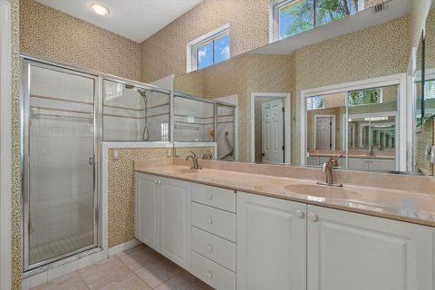 House in University Park, Florida 2 bedrooms, 143.35 sq.m. № 1815744 - photo 24