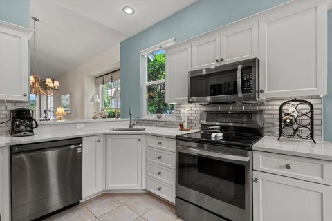 House in University Park, Florida 2 bedrooms, 143.35 sq.m. № 1815744 - photo 15