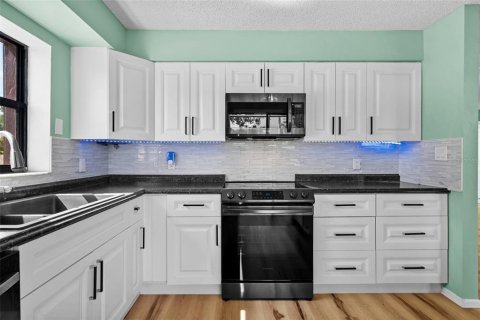Copropriété à vendre à Bradenton, Floride: 2 chambres, 113.71 m2 № 1808582 - photo 15