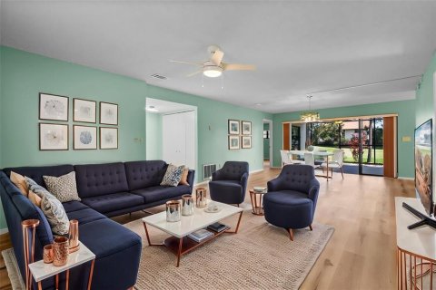 Copropriété à vendre à Bradenton, Floride: 2 chambres, 113.71 m2 № 1808582 - photo 9