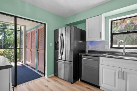 Copropriété à vendre à Bradenton, Floride: 2 chambres, 113.71 m2 № 1808582 - photo 14