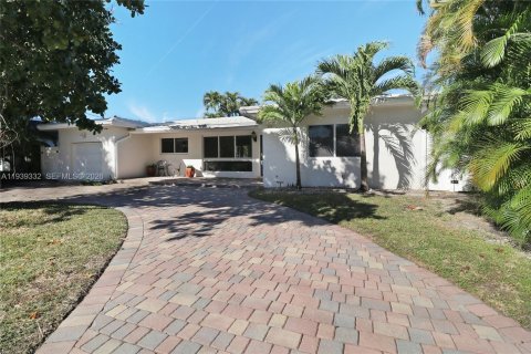 Villa ou maison à louer à Fort Lauderdale, Floride: 3 chambres, 122.63 m2 № 1996607 - photo 4