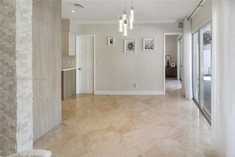 Villa ou maison à louer à Fort Lauderdale, Floride: 3 chambres, 122.63 m2 № 1996607 - photo 9