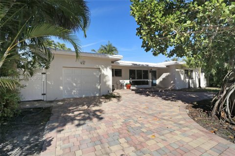 Villa ou maison à louer à Fort Lauderdale, Floride: 3 chambres, 122.63 m2 № 1996607 - photo 3