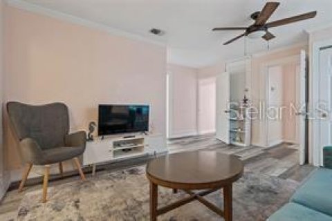 Commercial property in Saint Petersburg, Florida 140.28 sq.m. № 2379110 - photo 27