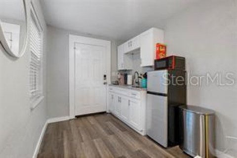 Commercial property in Saint Petersburg, Florida 140.28 sq.m. № 2379110 - photo 14