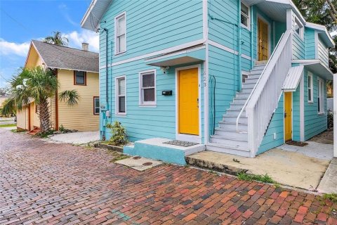 Commercial property in Saint Petersburg, Florida 140.28 sq.m. № 2379110 - photo 2