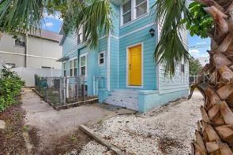 Commercial property in Saint Petersburg, Florida 140.28 sq.m. № 2379110 - photo 3