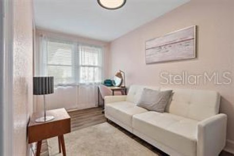 Commercial property in Saint Petersburg, Florida 140.28 sq.m. № 2379110 - photo 18
