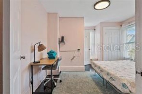 Commercial property in Saint Petersburg, Florida 140.28 sq.m. № 2379110 - photo 21