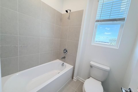 Villa ou maison à louer à Kissimmee, Floride: 4 chambres № 1996597 - photo 6