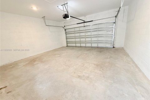 Villa ou maison à louer à Kissimmee, Floride: 4 chambres № 1996597 - photo 12