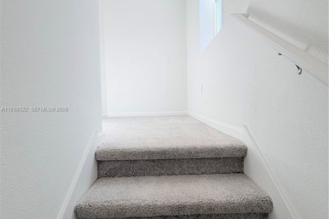 Villa ou maison à louer à Kissimmee, Floride: 4 chambres № 1996597 - photo 4