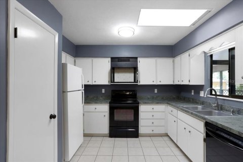 House in Gainesville, Florida 2 bedrooms, 178.56 sq.m. № 1721388 - photo 9