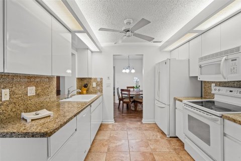 Villa ou maison à vendre à Plantation, Floride: 3 chambres, 176.33 m2 № 1774280 - photo 12