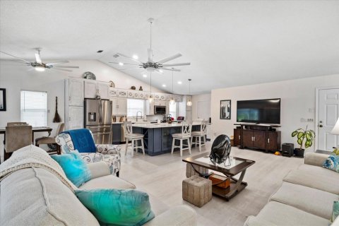 Villa ou maison à vendre à Stuart, Floride: 2 chambres, 124.86 m2 № 2082362 - photo 13