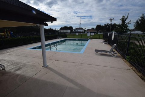House in Clermont, Florida 4 bedrooms, 197.7 sq.m. № 2393985 - photo 11