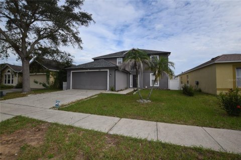 House in Clermont, Florida 4 bedrooms, 197.7 sq.m. № 2393985 - photo 3