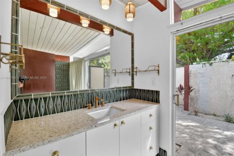House in Fort Lauderdale, Florida 1 bedroom, 112.5 sq.m. № 1944195 - photo 11