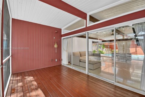 House in Fort Lauderdale, Florida 1 bedroom, 112.5 sq.m. № 1944195 - photo 27