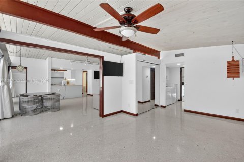 House in Fort Lauderdale, Florida 1 bedroom, 112.5 sq.m. № 1944195 - photo 8