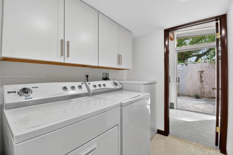 House in Fort Lauderdale, Florida 1 bedroom, 112.5 sq.m. № 1944195 - photo 10