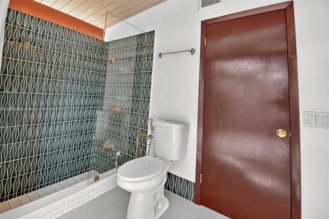 House in Fort Lauderdale, Florida 1 bedroom, 112.5 sq.m. № 1944195 - photo 12