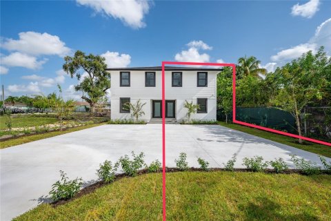 Villa ou maison à louer à Florida City, Floride: 4 chambres № 2327287 - photo 3