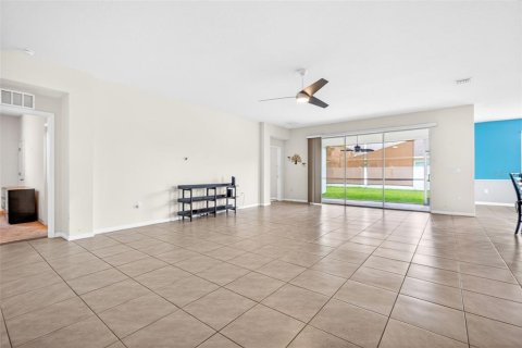 House in Spring Hill, Florida 4 bedrooms, 237.55 sq.m. № 2201615 - photo 10