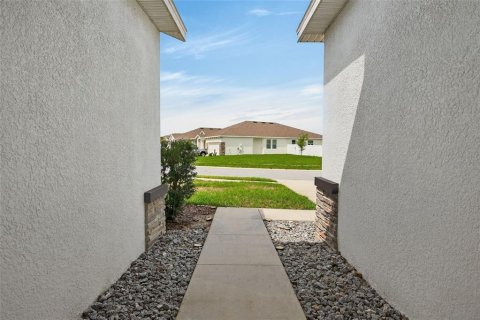 House in Spring Hill, Florida 4 bedrooms, 237.55 sq.m. № 2201615 - photo 2