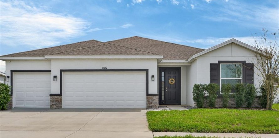 House in Spring Hill, Florida 4 bedrooms, 237.55 sq.m. № 2201615