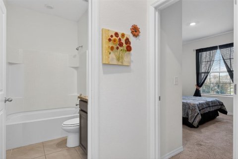 House in Spring Hill, Florida 4 bedrooms, 237.55 sq.m. № 2201615 - photo 6