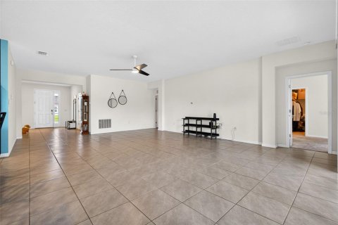 House in Spring Hill, Florida 4 bedrooms, 237.55 sq.m. № 2201615 - photo 11