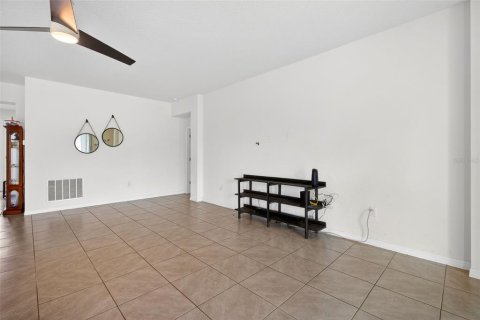 House in Spring Hill, Florida 4 bedrooms, 237.55 sq.m. № 2201615 - photo 22