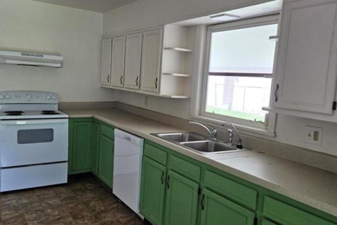 House in St. Lucie, Florida 2 bedrooms, 122.45 sq.m. № 2082956 - photo 7