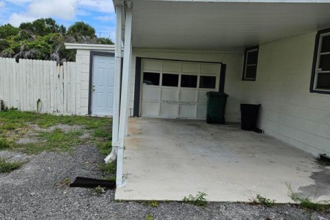 House in St. Lucie, Florida 2 bedrooms, 122.45 sq.m. № 2082956 - photo 3