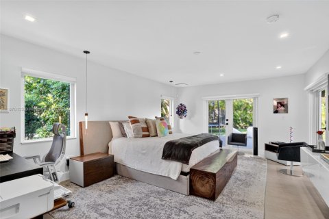 Villa ou maison à vendre à Pinecrest, Floride: 4 chambres, 263.84 m2 № 1980605 - photo 15