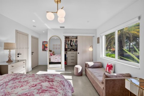 Villa ou maison à vendre à Pinecrest, Floride: 4 chambres, 263.84 m2 № 1980605 - photo 24