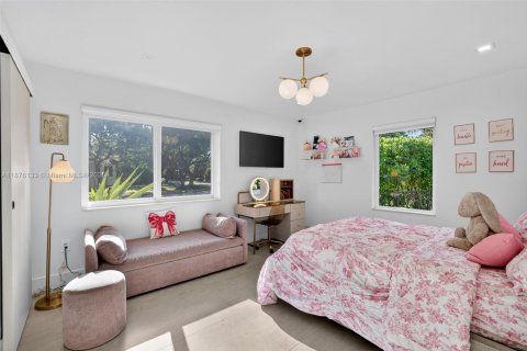 Villa ou maison à vendre à Pinecrest, Floride: 4 chambres, 263.84 m2 № 1980605 - photo 23