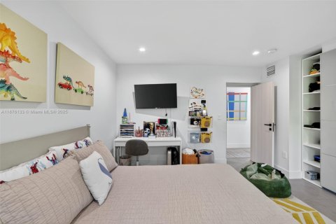 Villa ou maison à vendre à Pinecrest, Floride: 4 chambres, 263.84 m2 № 1980605 - photo 21