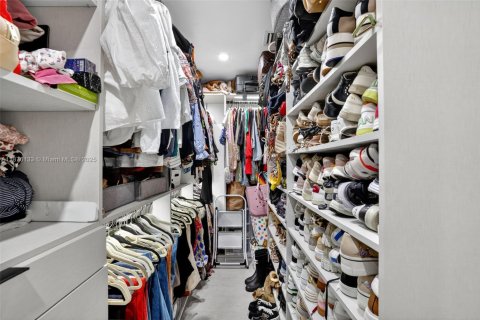 Villa ou maison à vendre à Pinecrest, Floride: 4 chambres, 263.84 m2 № 1980605 - photo 20