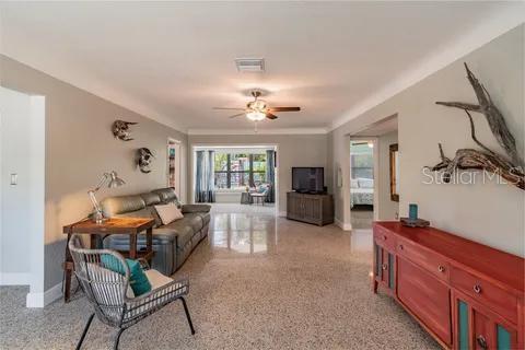 Villa ou maison à louer à Seminole, Floride: 2 chambres, 125.51 m2 № 1903880 - photo 8