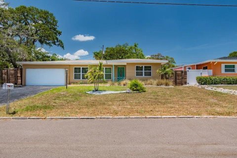Villa ou maison à louer à Seminole, Floride: 2 chambres, 125.51 m2 № 1903880 - photo 1